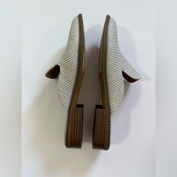 ÍNDIGO Rd. White and Black Striped Loafers - Picture 4 of 5